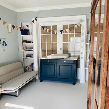 Familiehuis Aan Zee Met Ruim Dakterras 别墅 *